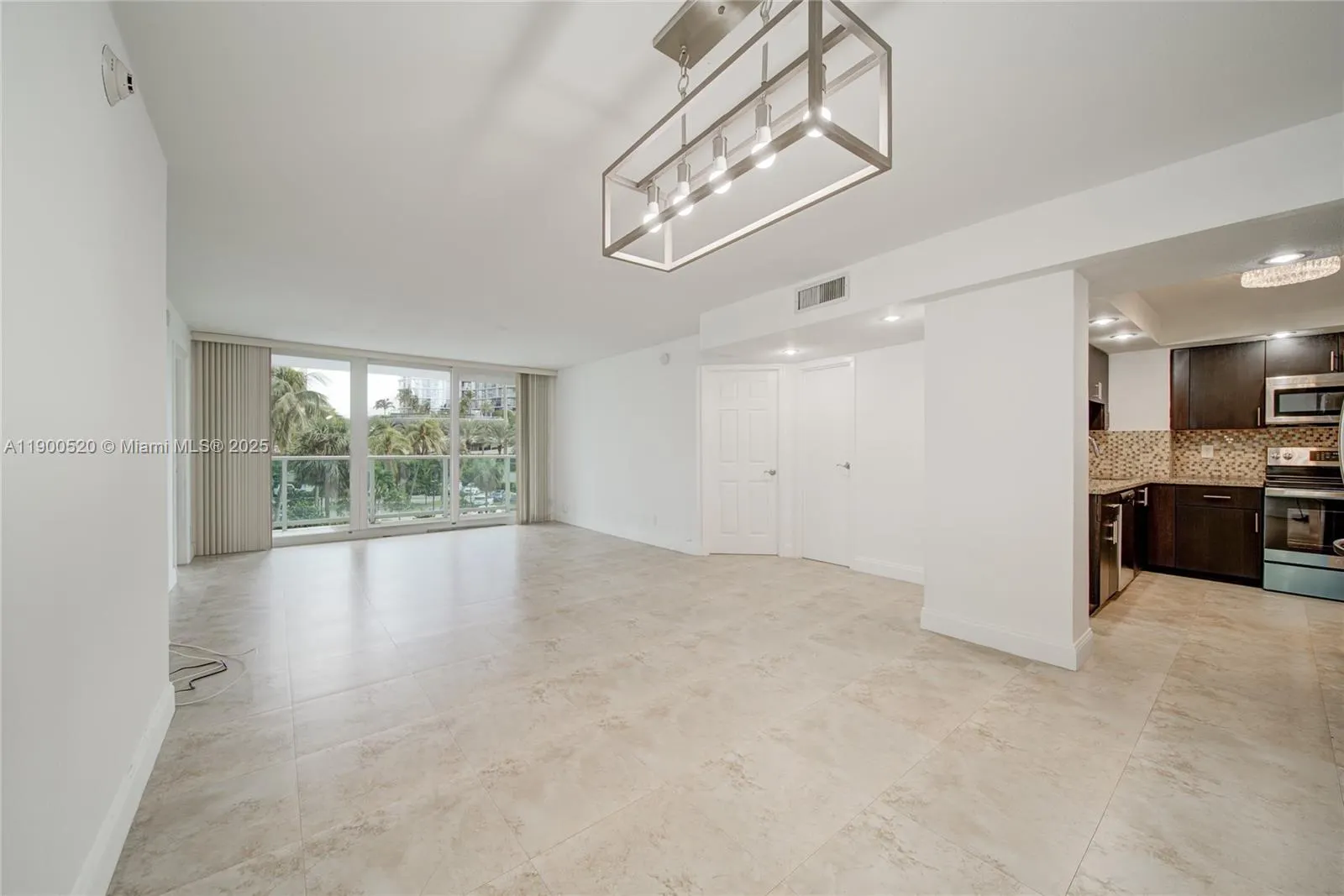 100 Bayview Dr, #214