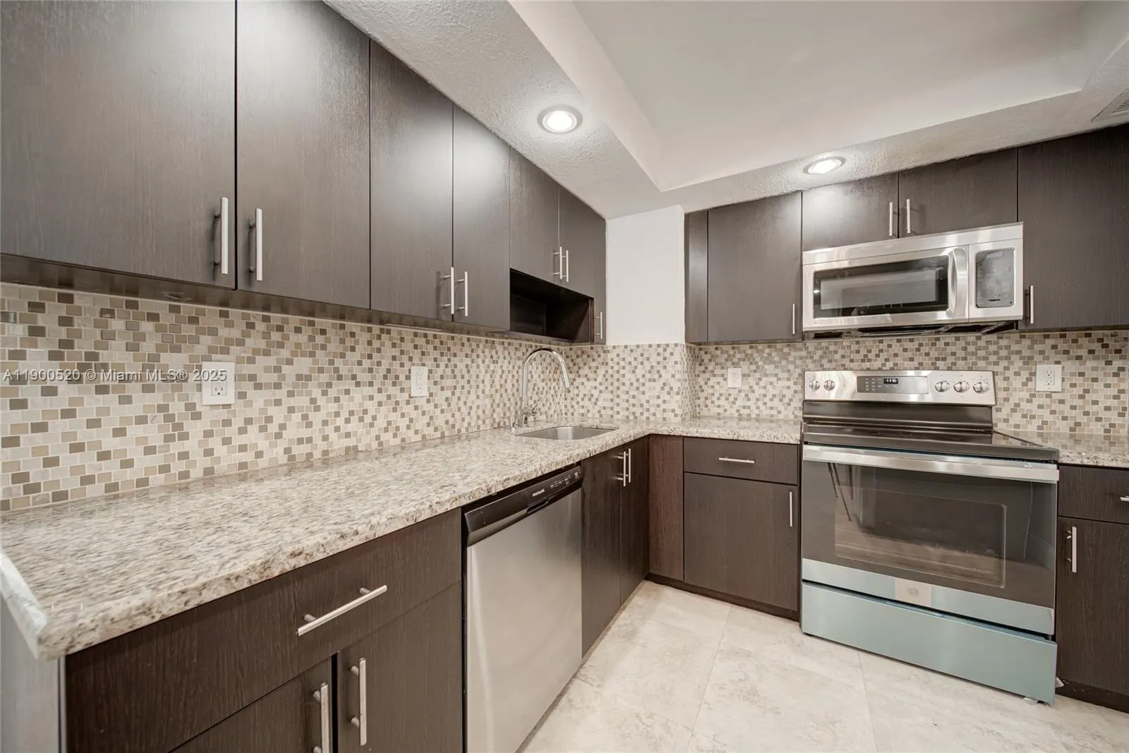 100 Bayview Dr, #214