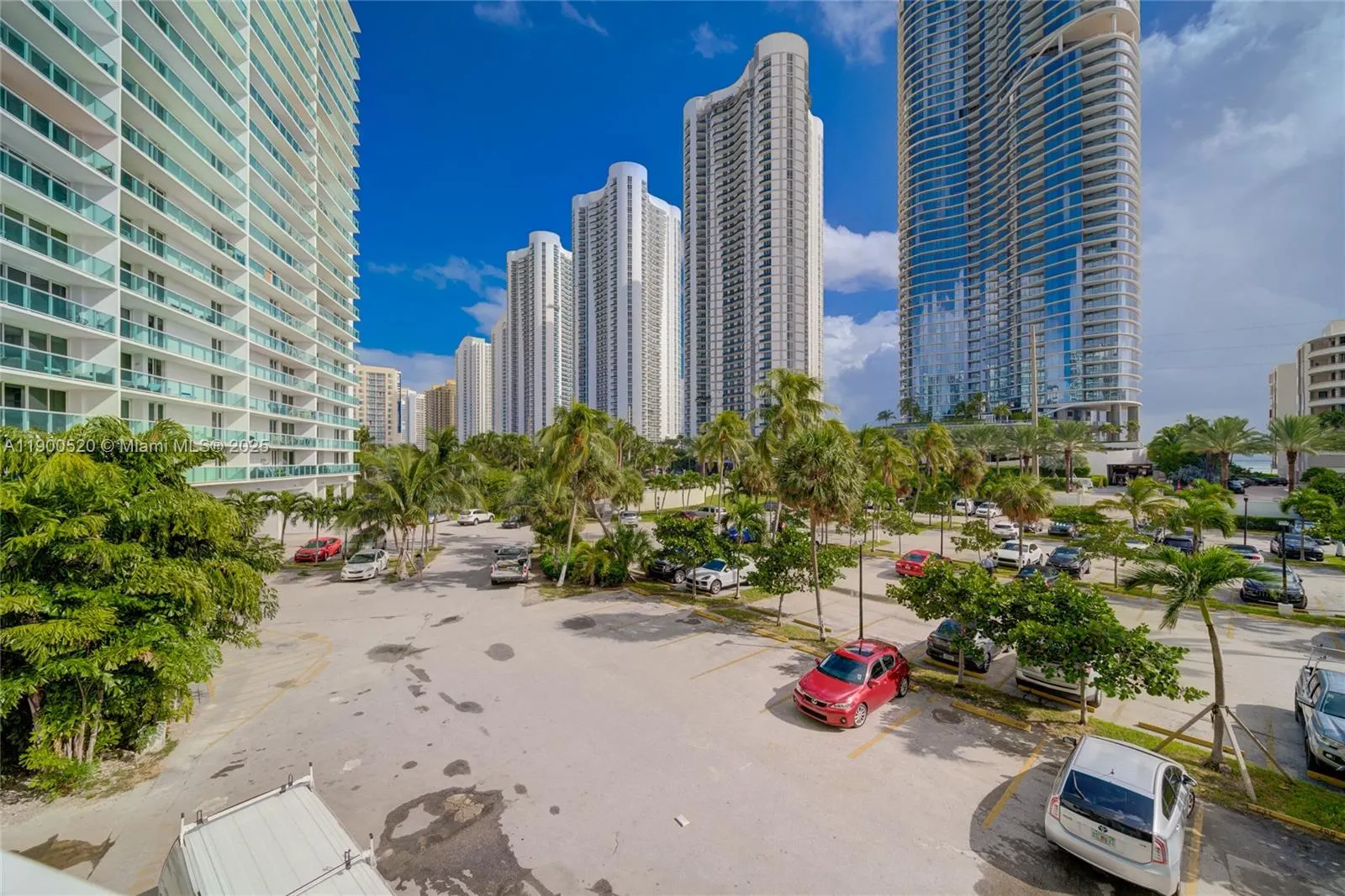 100 Bayview Dr, #214