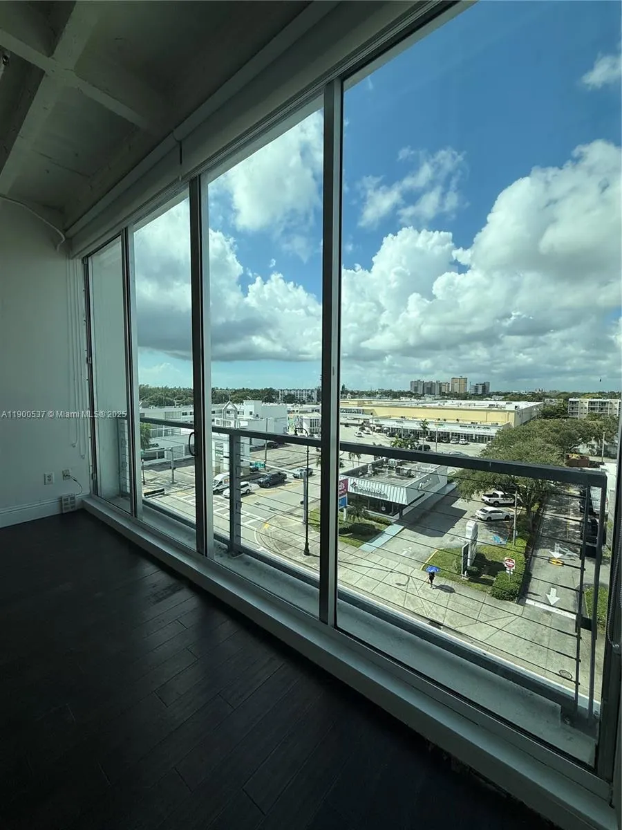 8101 Biscayne Blvd, #R-514