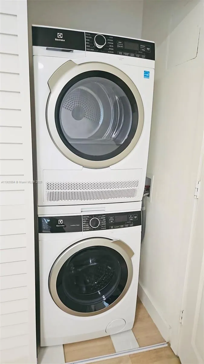 1550 Drexel Ave, #207