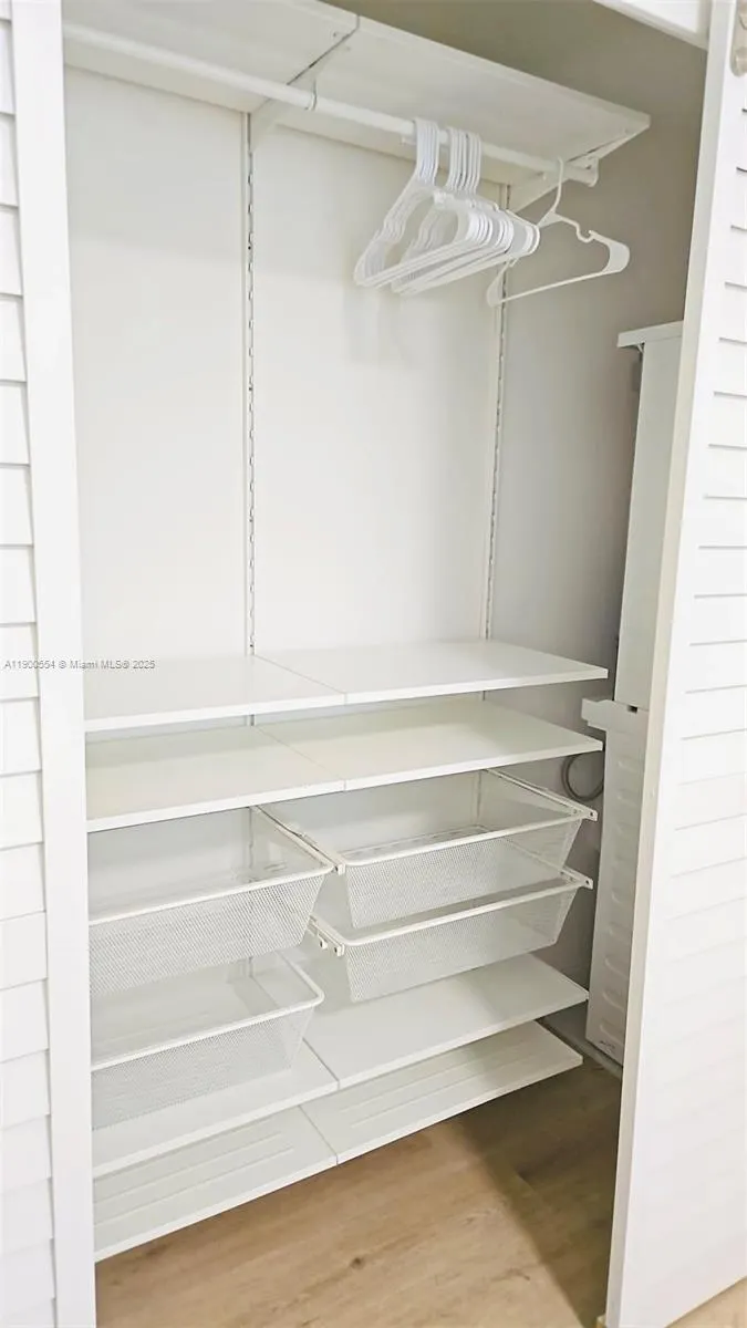 1550 Drexel Ave, #207