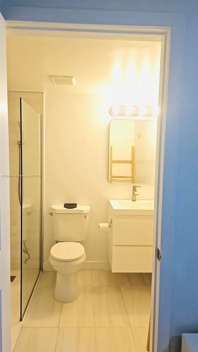 1550 Drexel Ave, #207