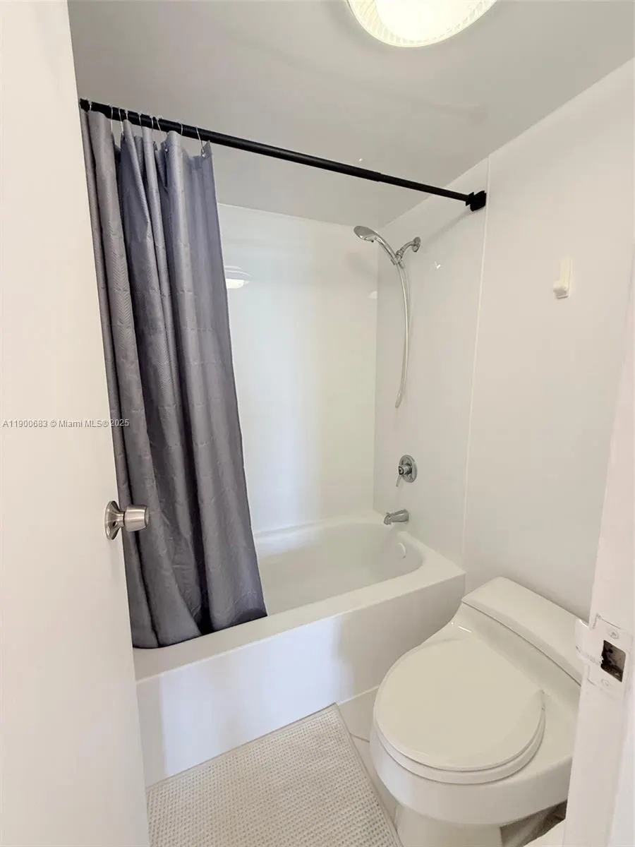 100 Bayview Dr, #1902