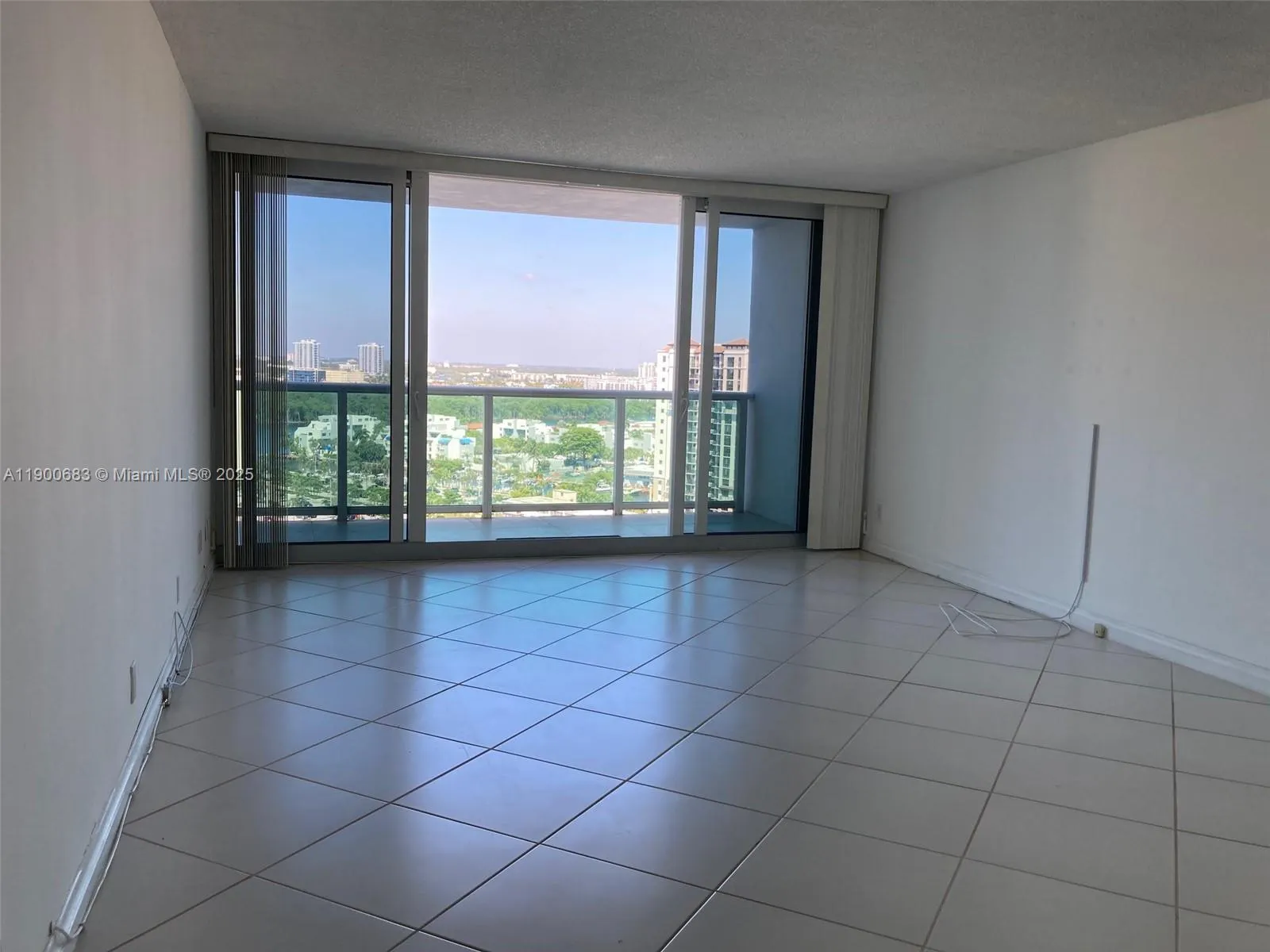 100 Bayview Dr, #1902