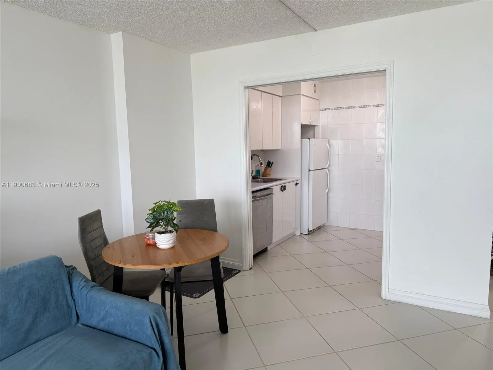 100 Bayview Dr, #1902