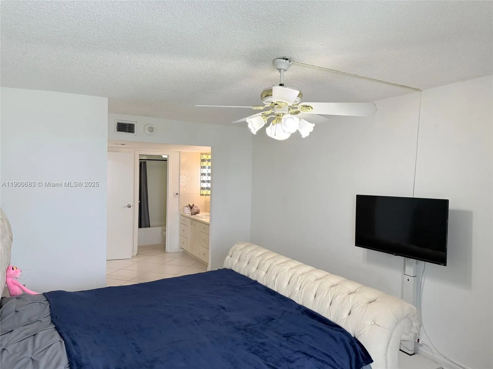 100 Bayview Dr, #1902