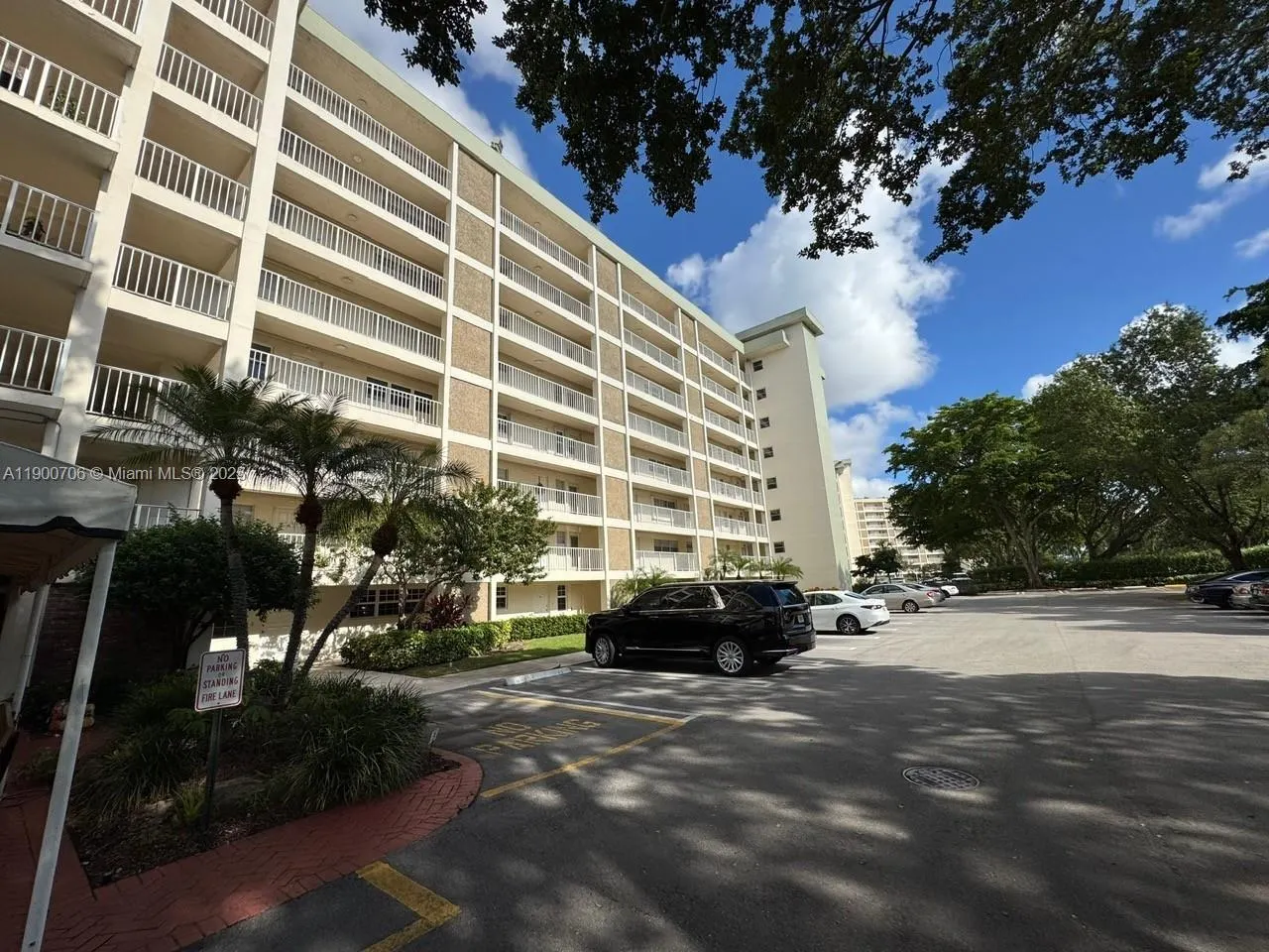 3080 N Course Dr, #704