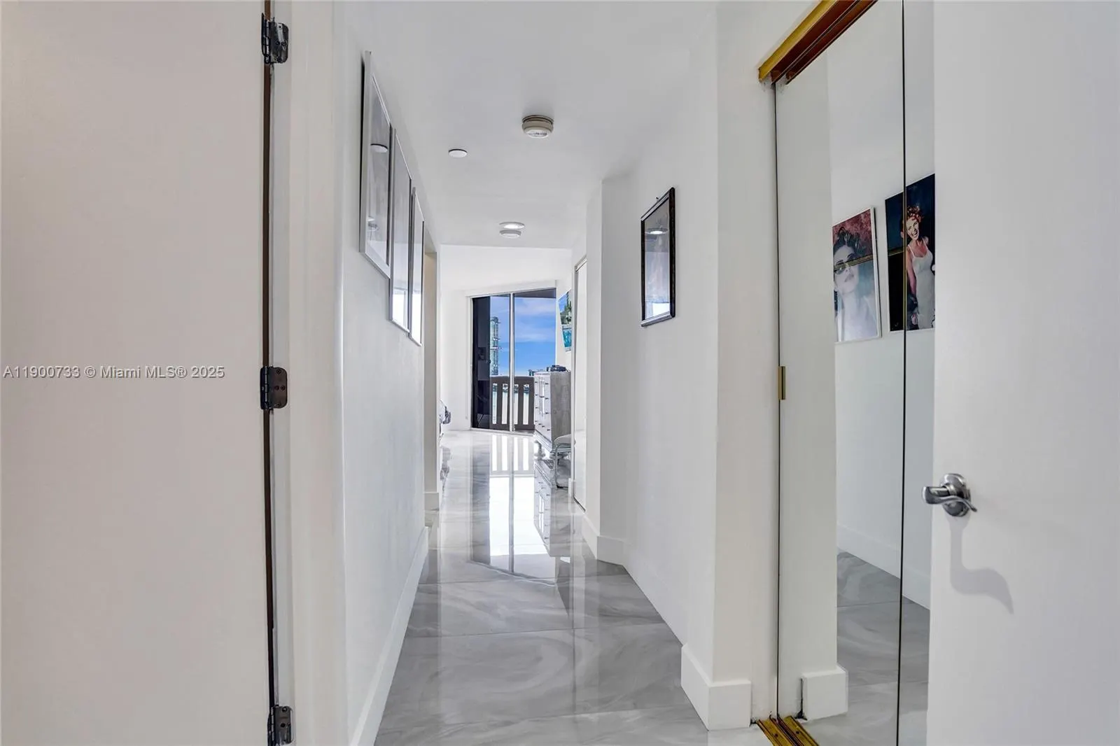 3000 Island Blvd, #1106