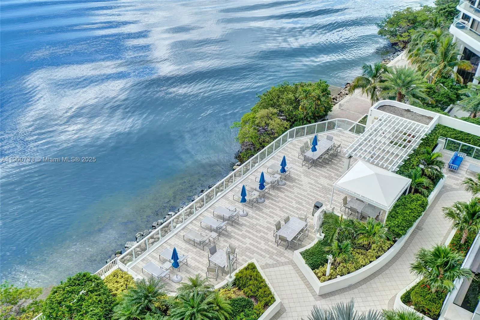 3000 Island Blvd, #1106