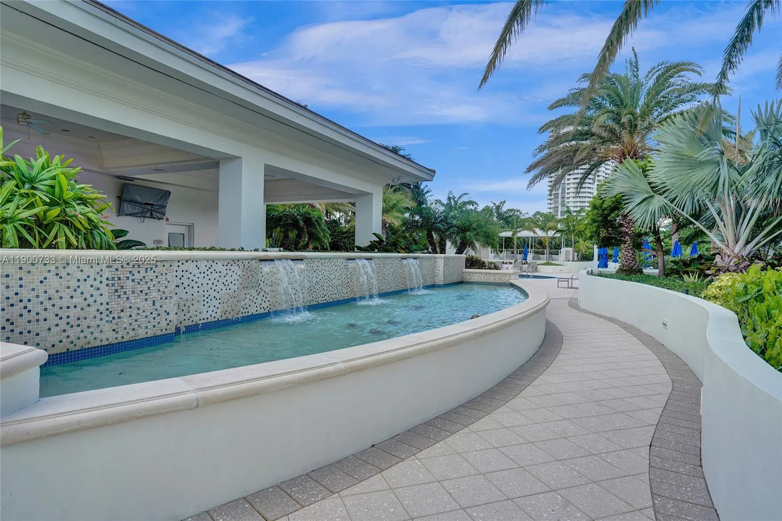 3000 Island Blvd, #1106