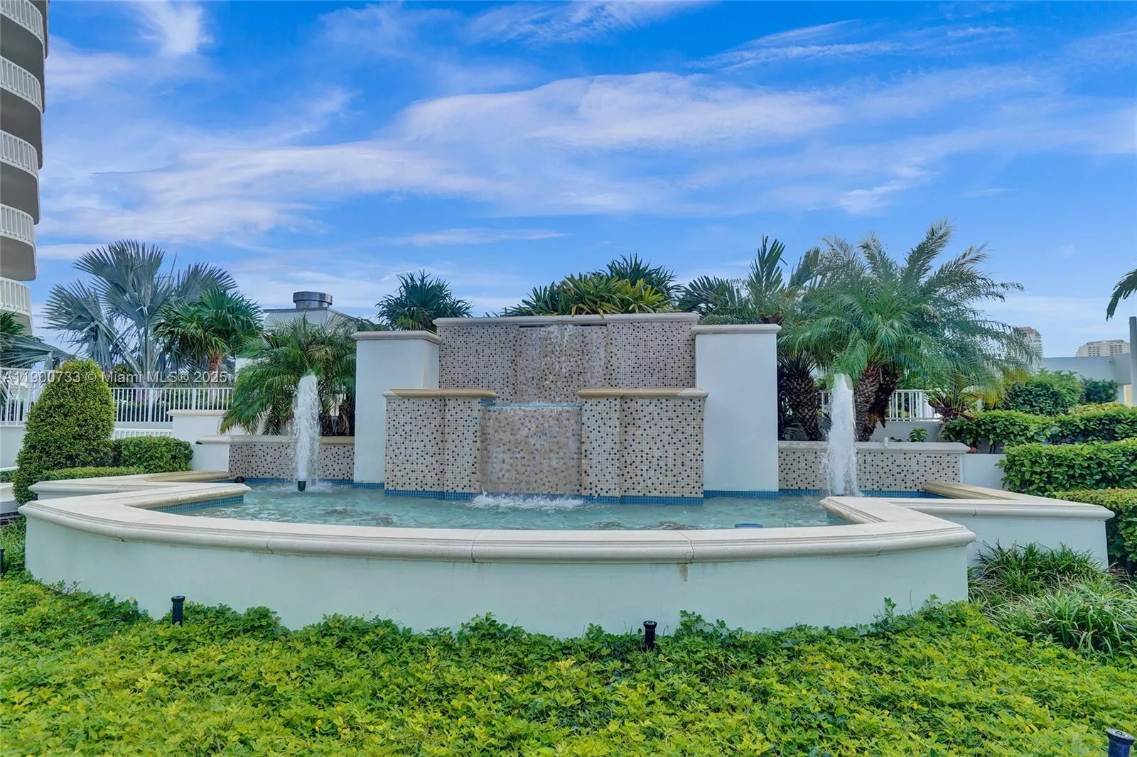 3000 Island Blvd, #1106