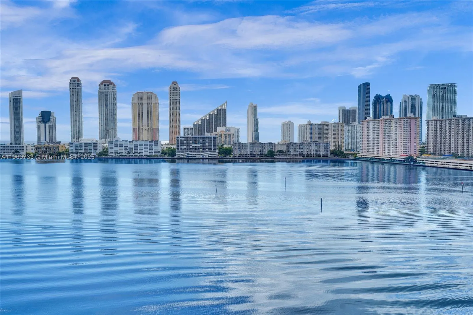 3000 Island Blvd, #1106