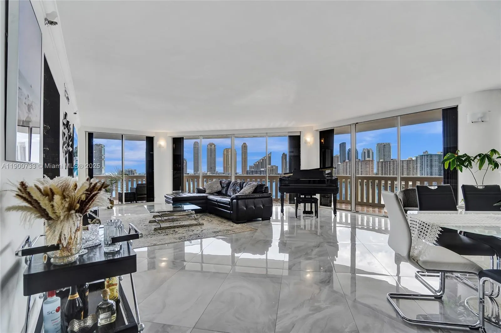 3000 Island Blvd, #1106