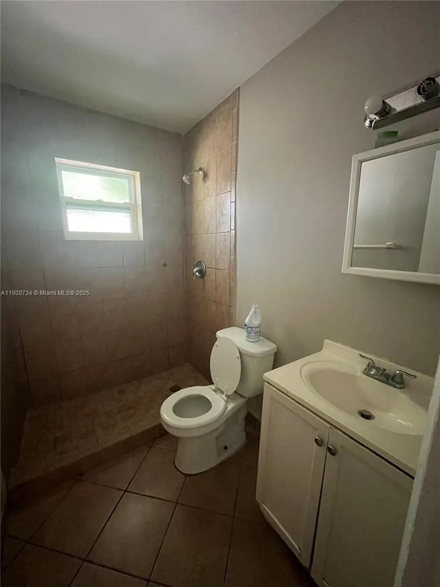 241 NW 32nd St