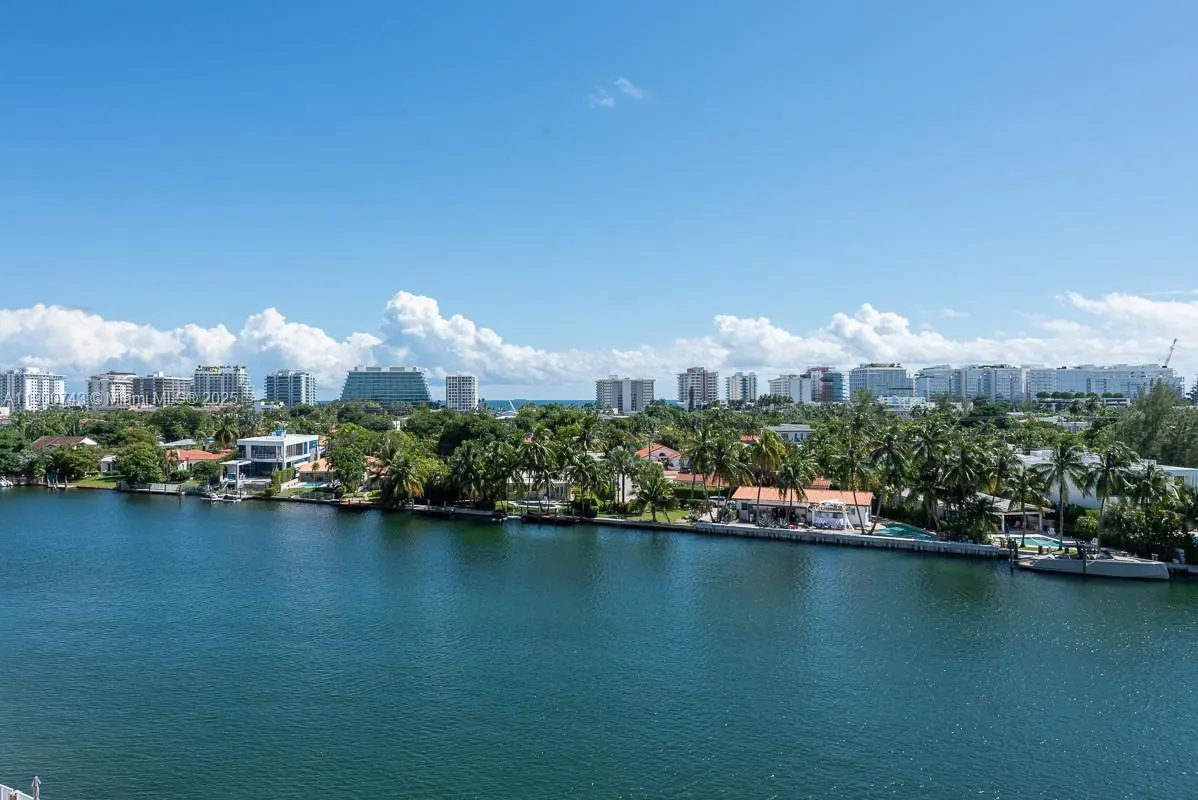 9101 E Bay Harbor Dr, #701