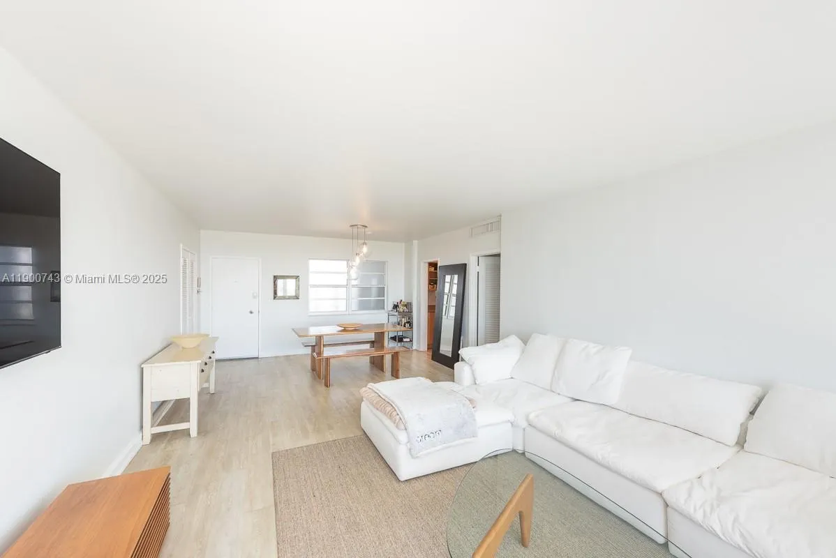 9101 E Bay Harbor Dr, #701
