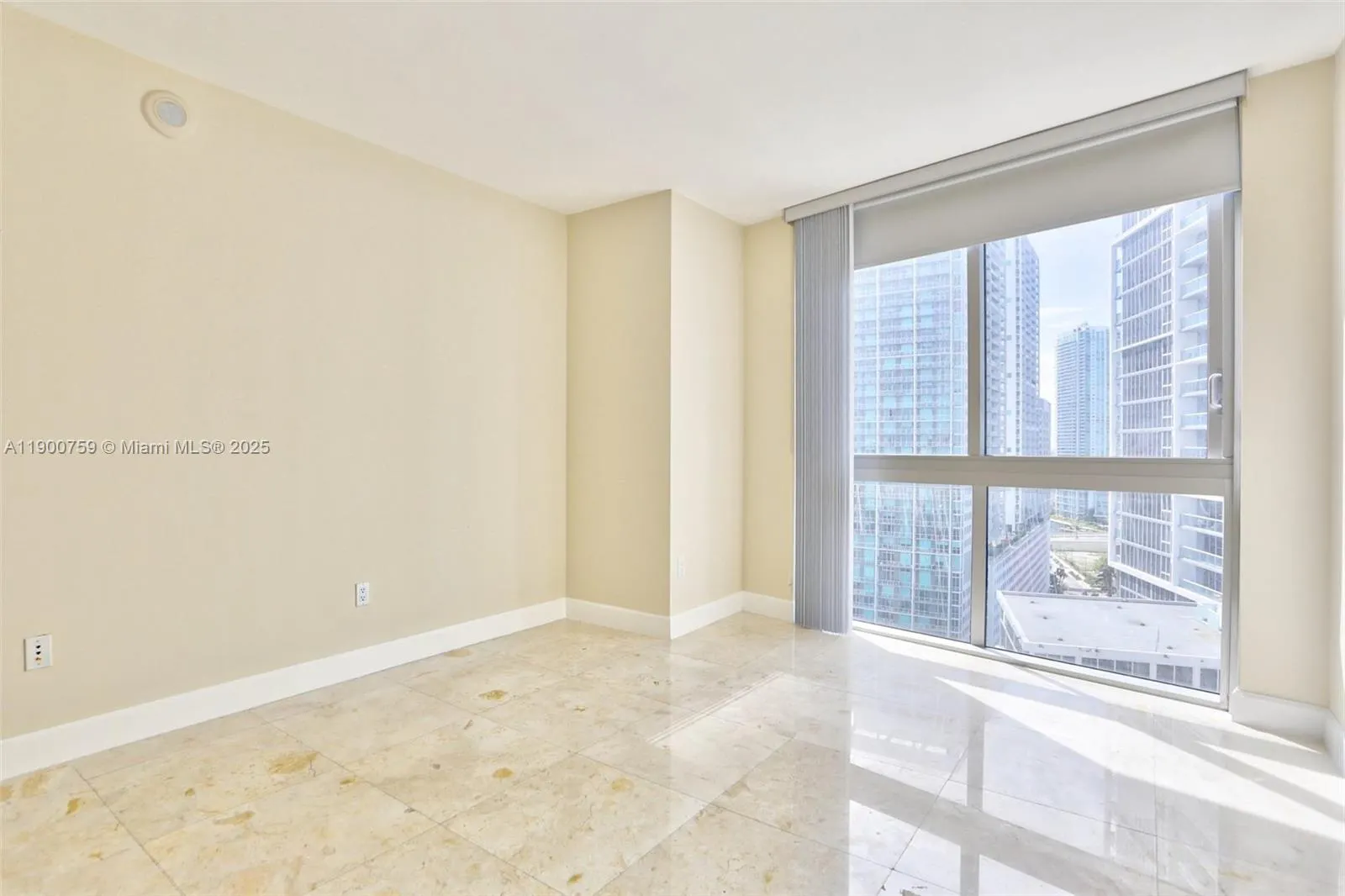 495 Brickell Ave, #2010