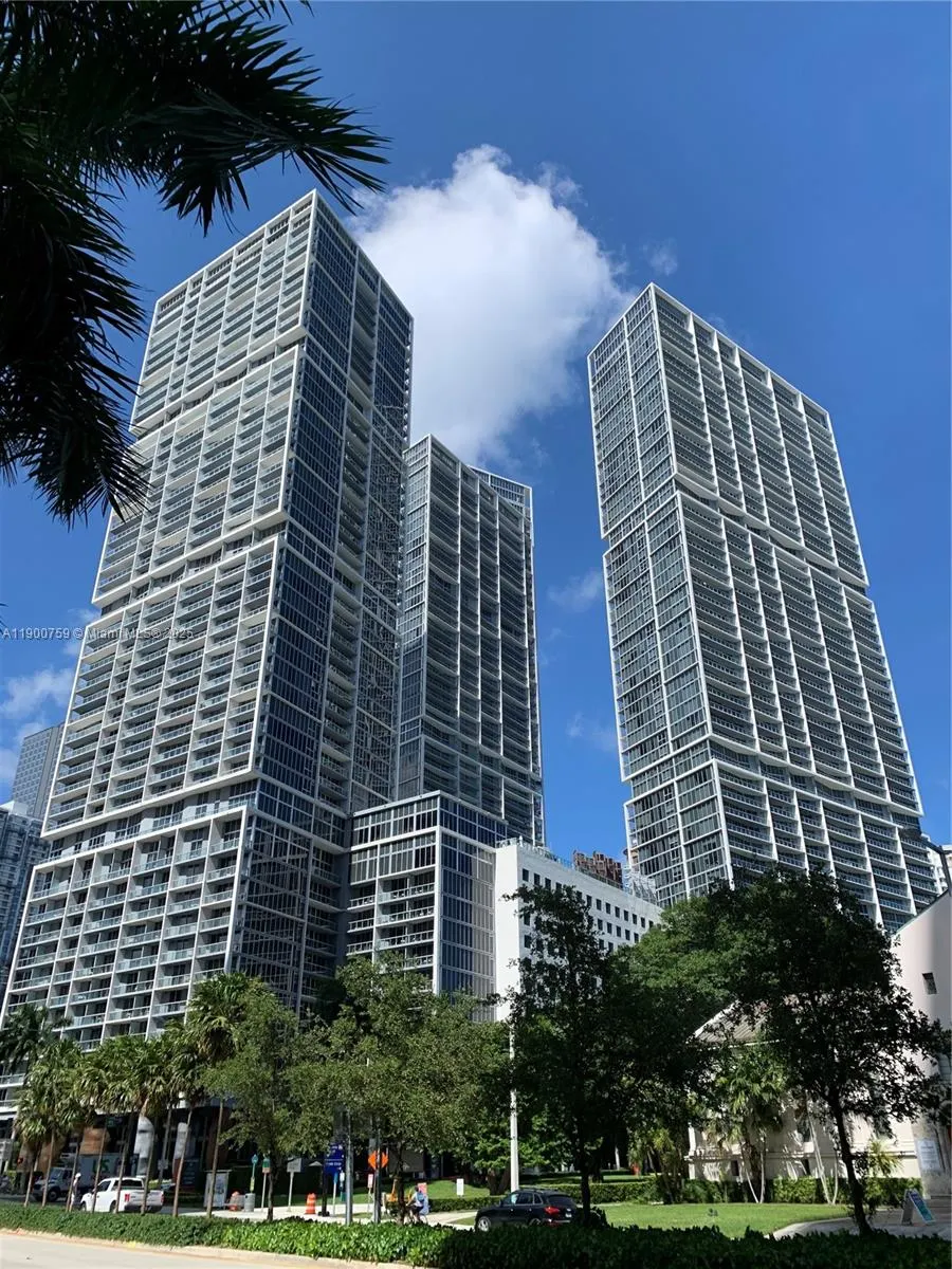 495 Brickell Ave, #2010
