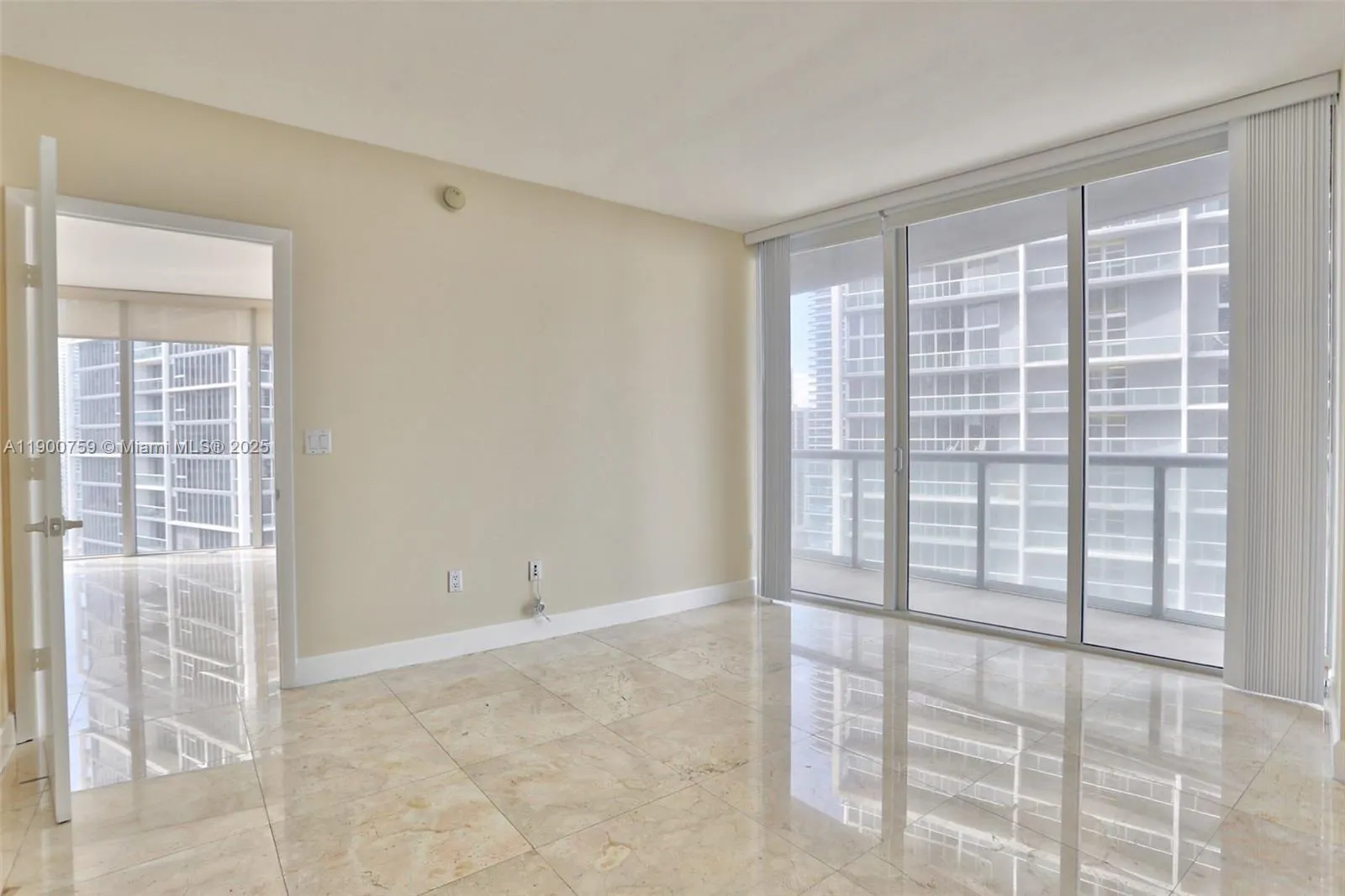 495 Brickell Ave, #2010