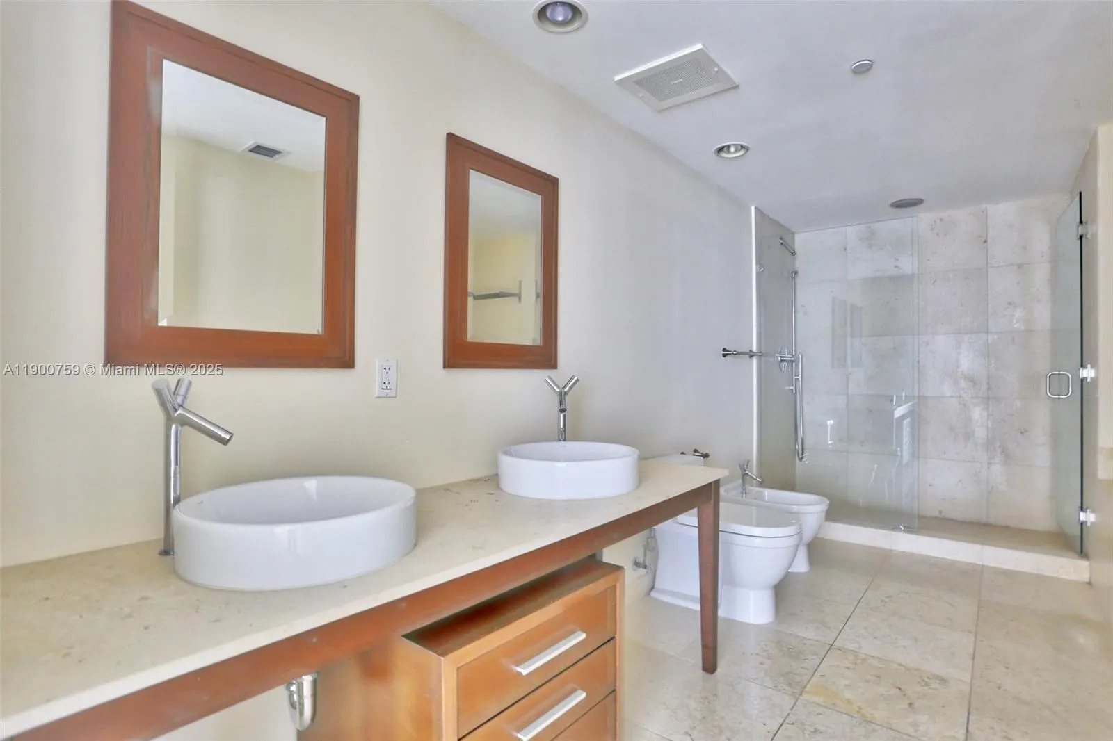 495 Brickell Ave, #2010