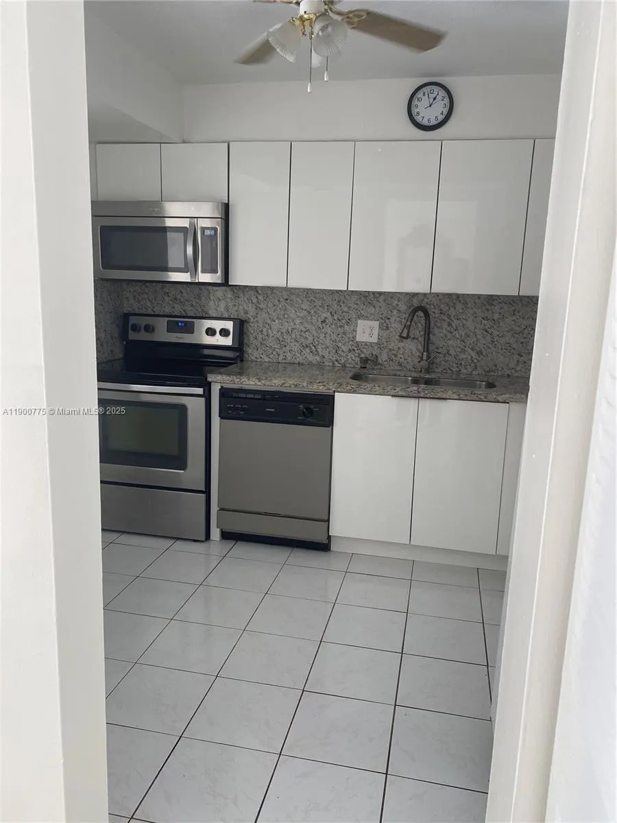 16570 NE 26th Ave, #3C