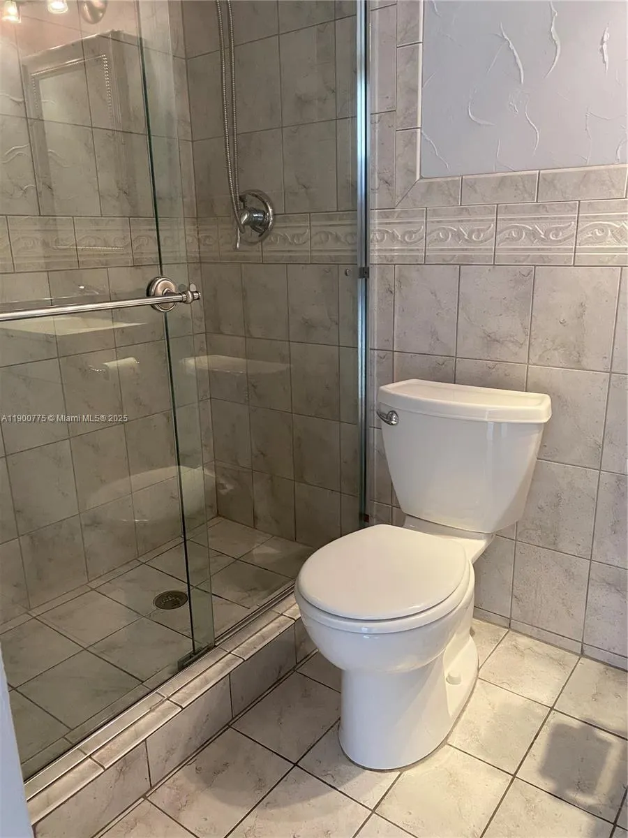 16570 NE 26th Ave, #3C