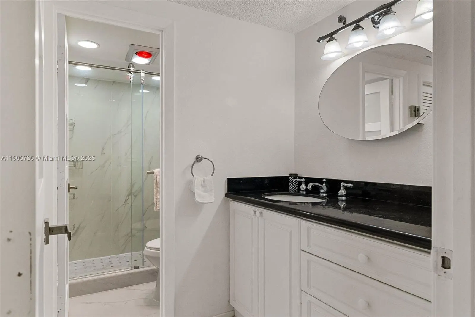 300 Bayview Dr, #509