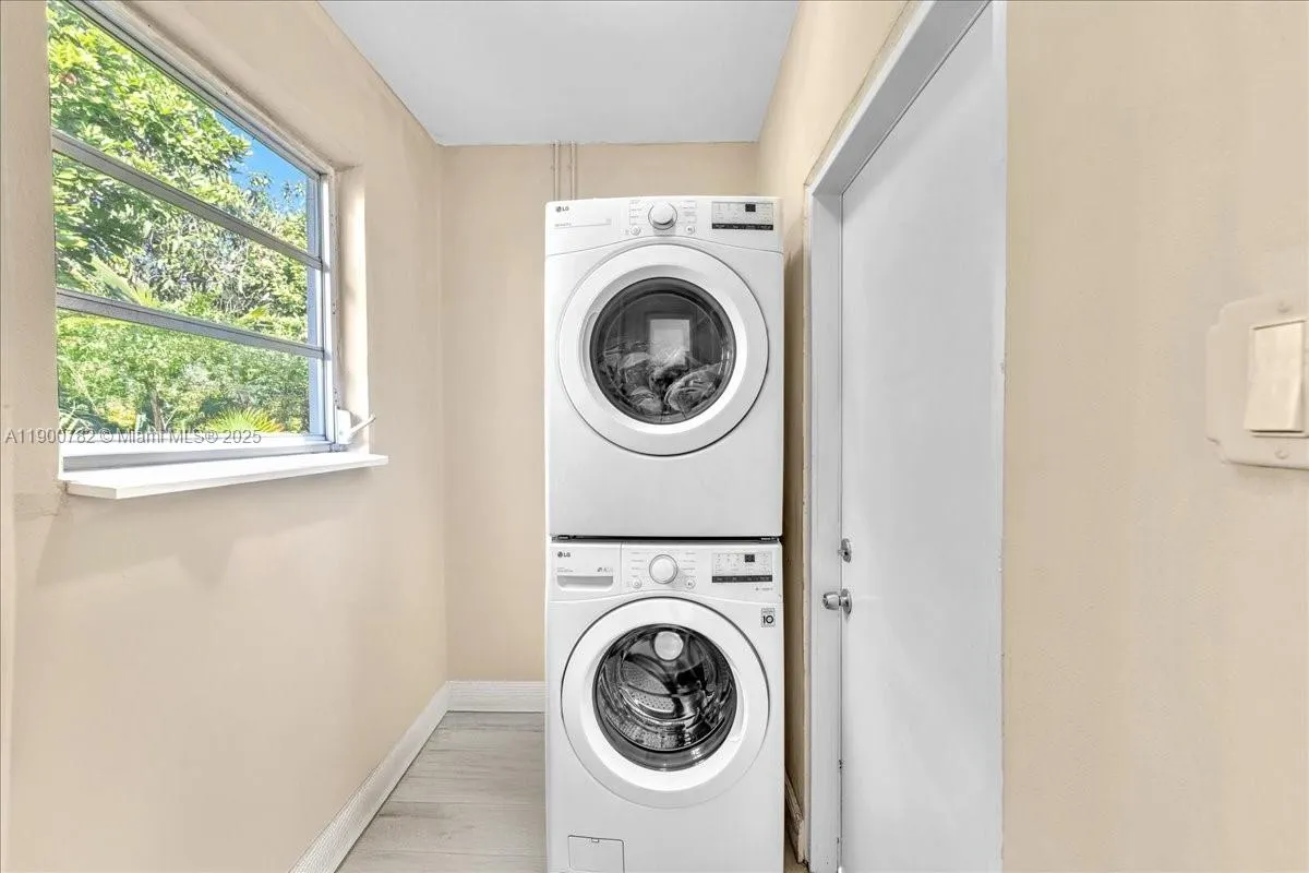 1245 NW 130th St