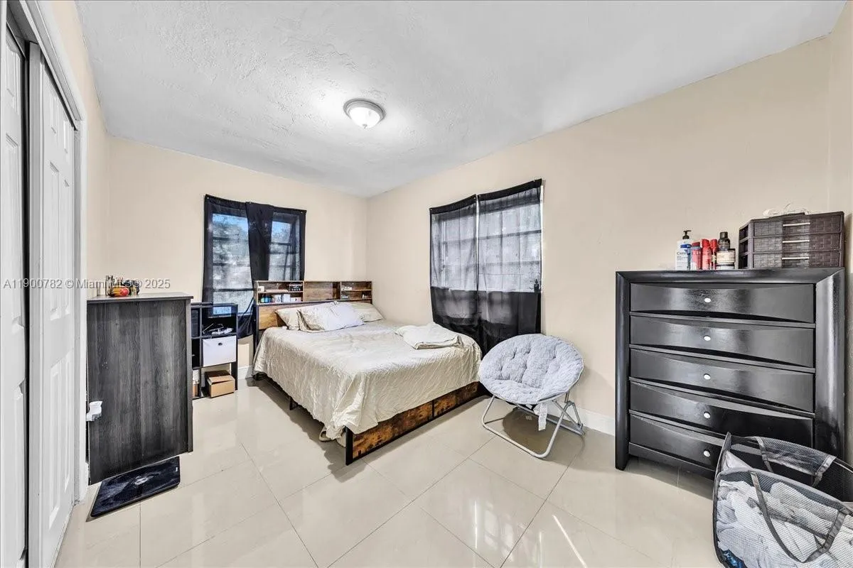 1245 NW 130th St