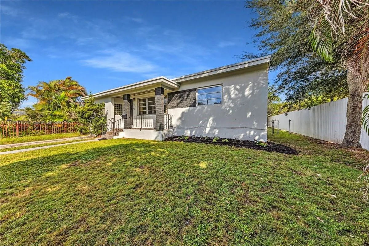1245 NW 130th St