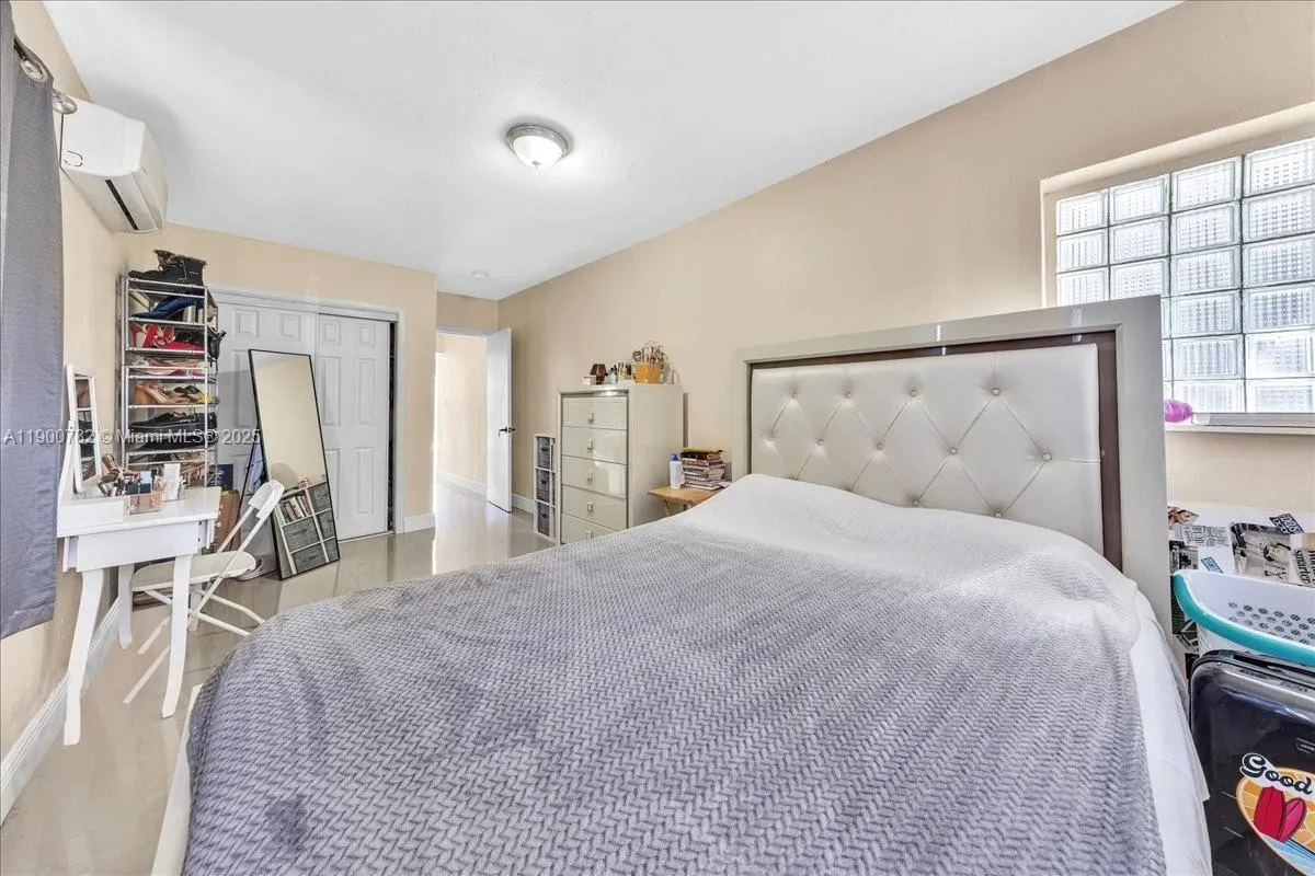 1245 NW 130th St