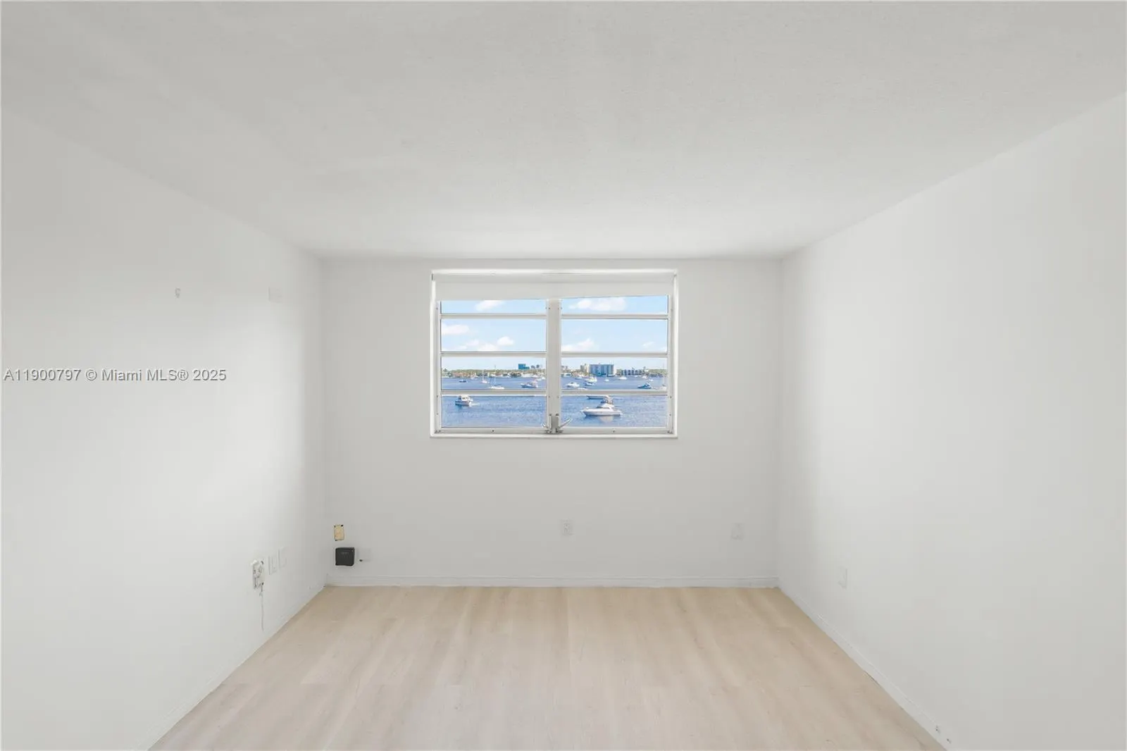 2910 Point East Dr, #M412