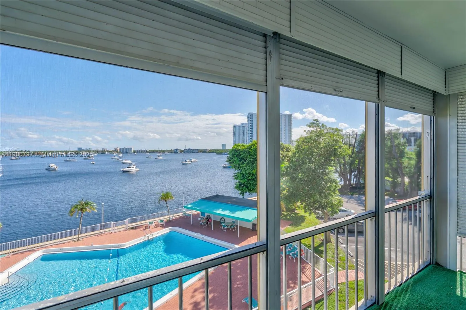 2910 Point East Dr, #M412