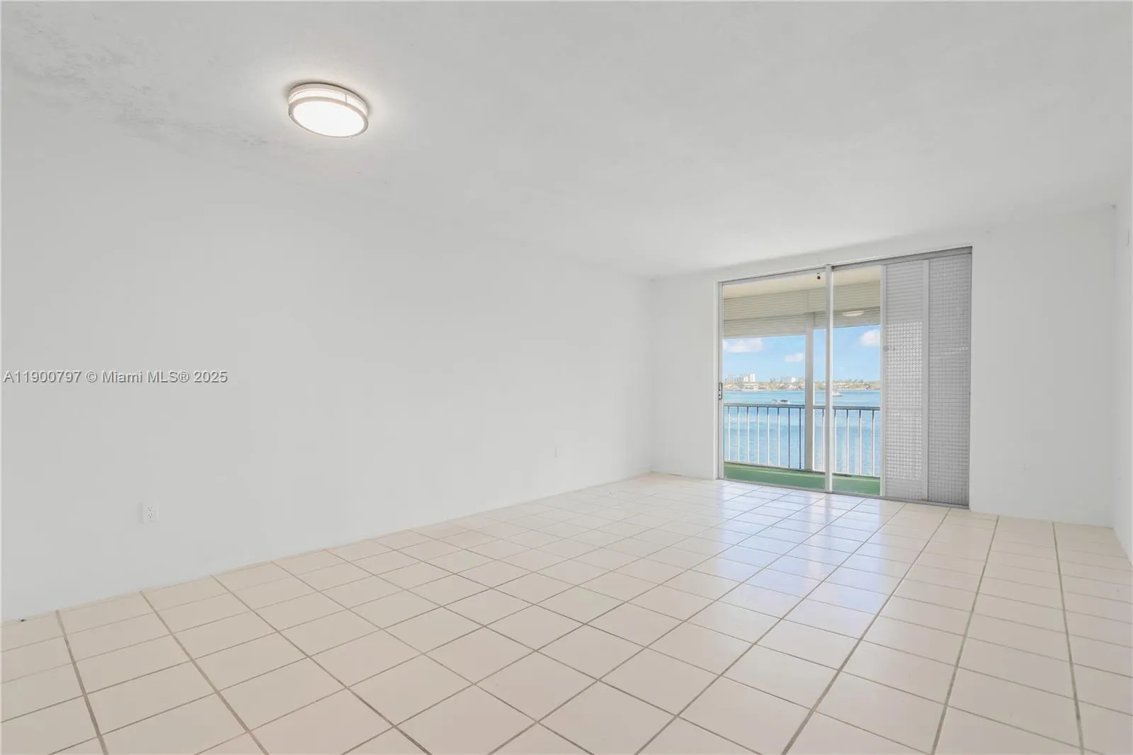 2910 Point East Dr, #M412