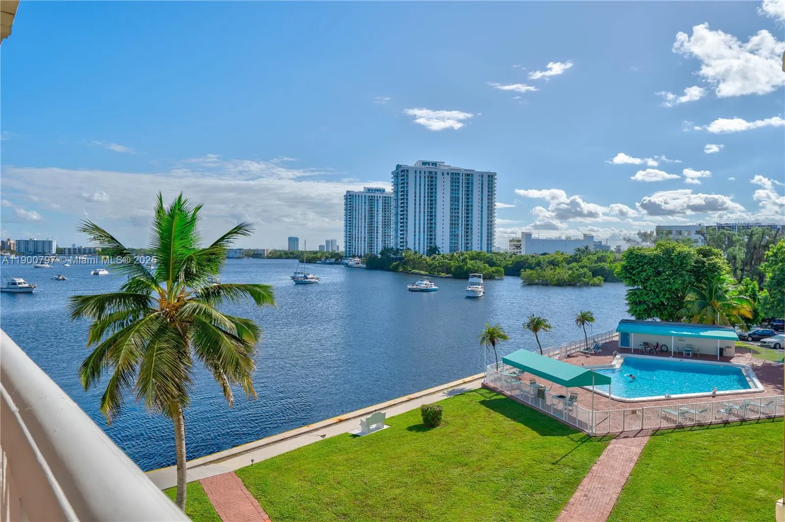 2910 Point East Dr, #M412