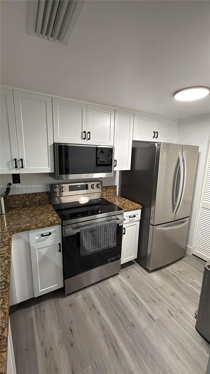 650 West Ave, #303