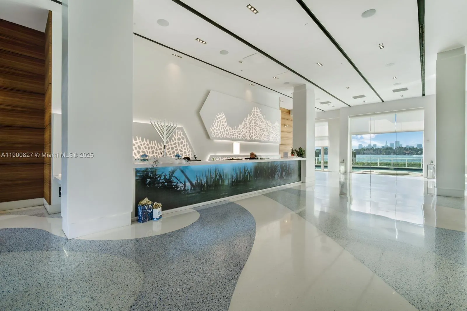 650 West Ave, #303