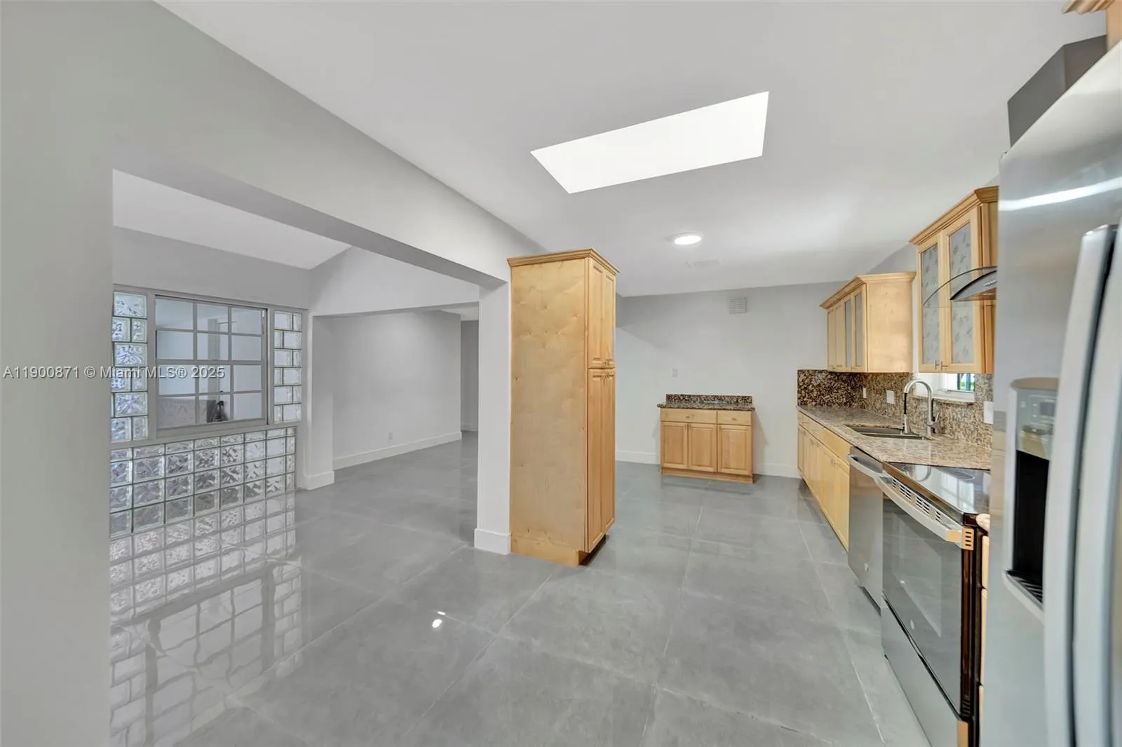840 NE 182nd St