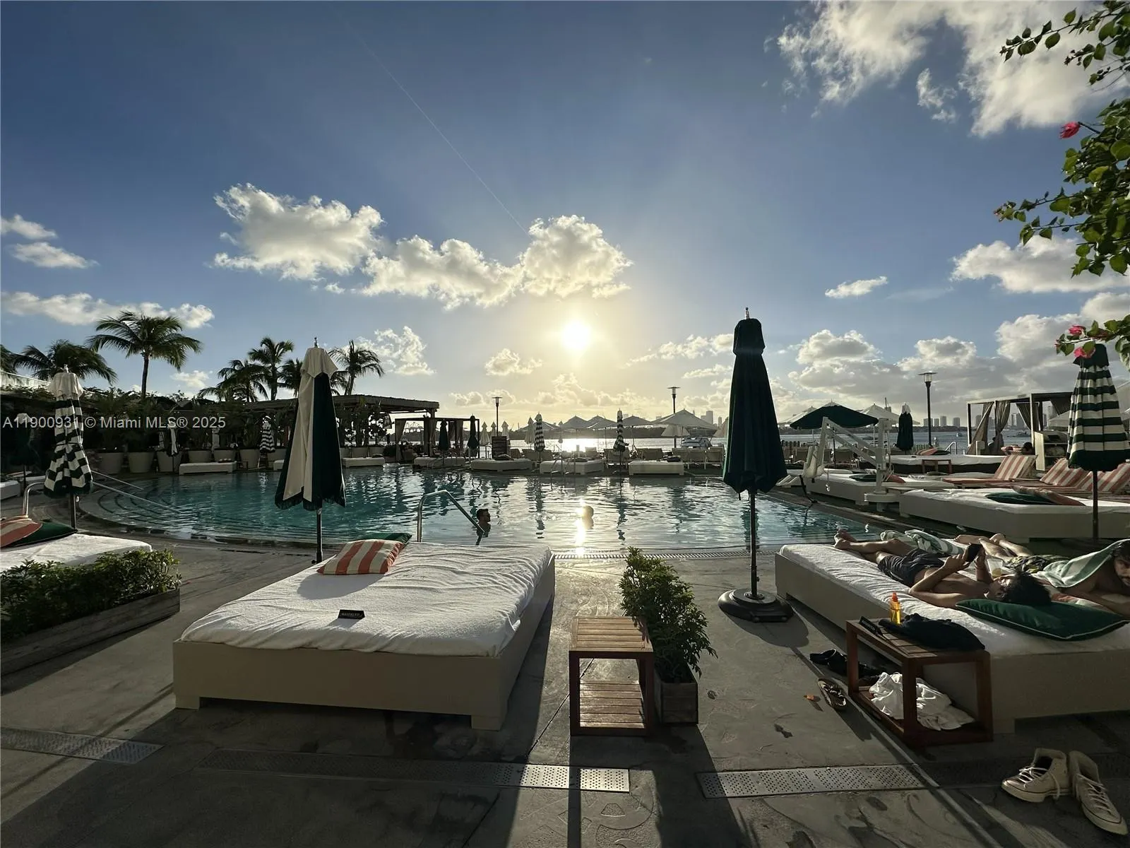 1100 West Ave, #1520