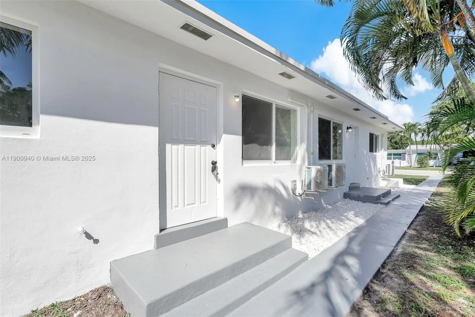 2212 Roosevelt St, #1