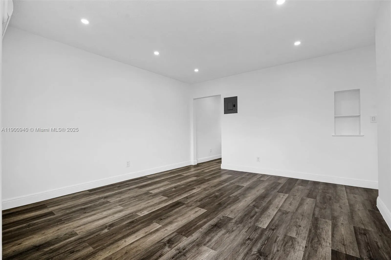 2212 Roosevelt St, #1