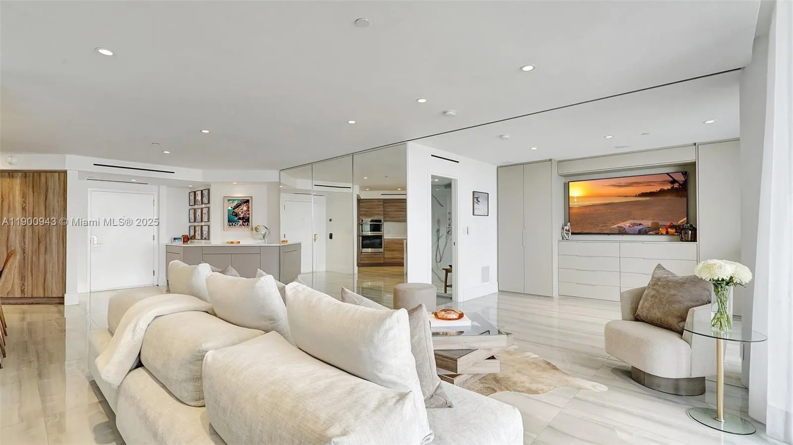 3000 Island Blvd, #905