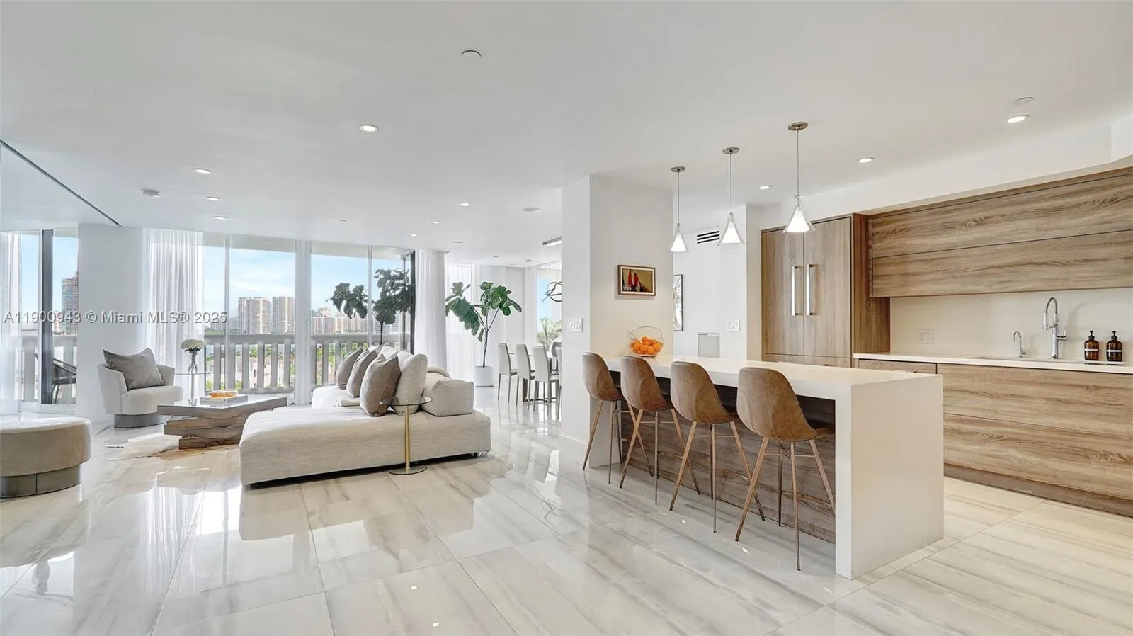 3000 Island Blvd, #905