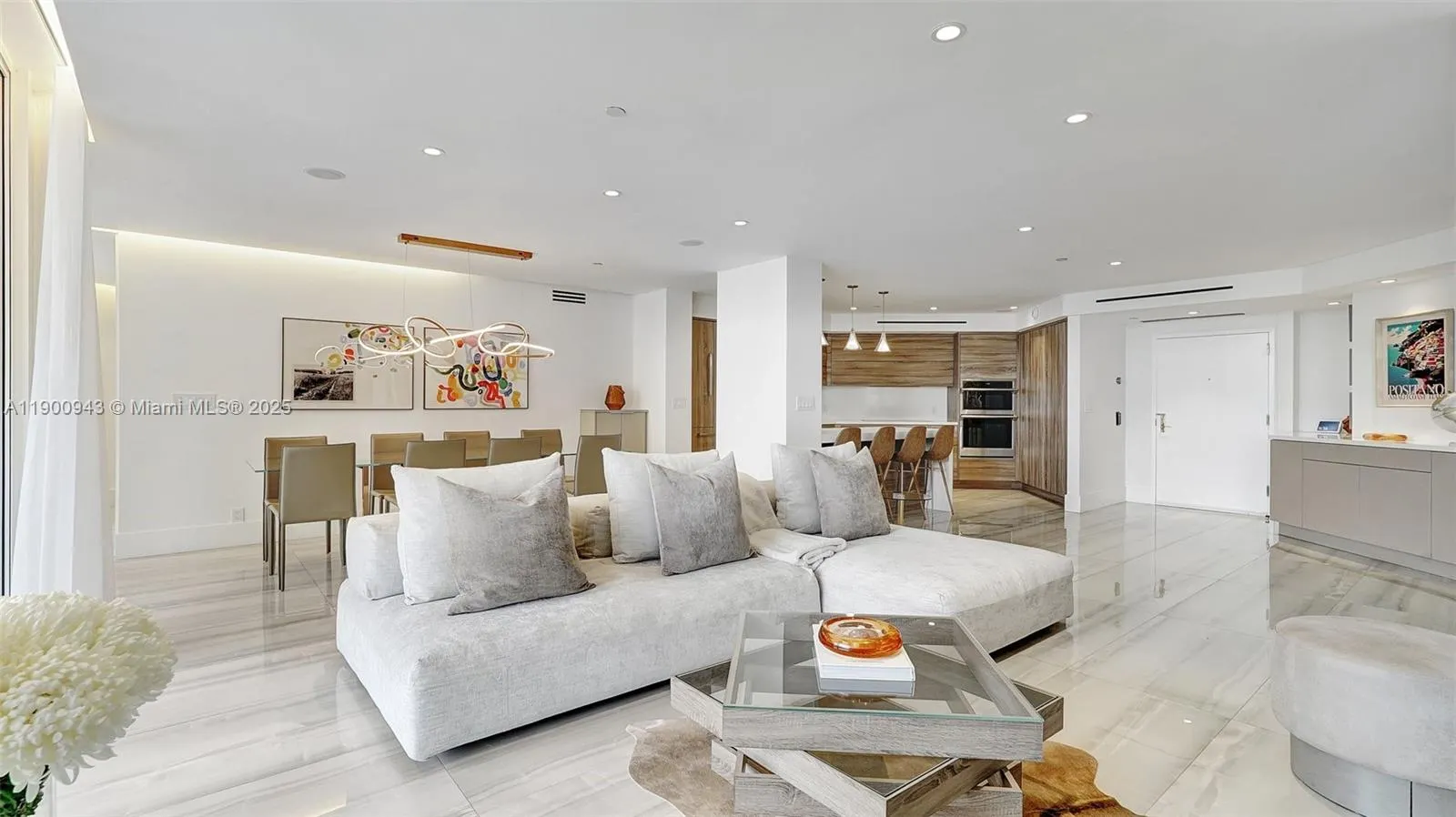 3000 Island Blvd, #905