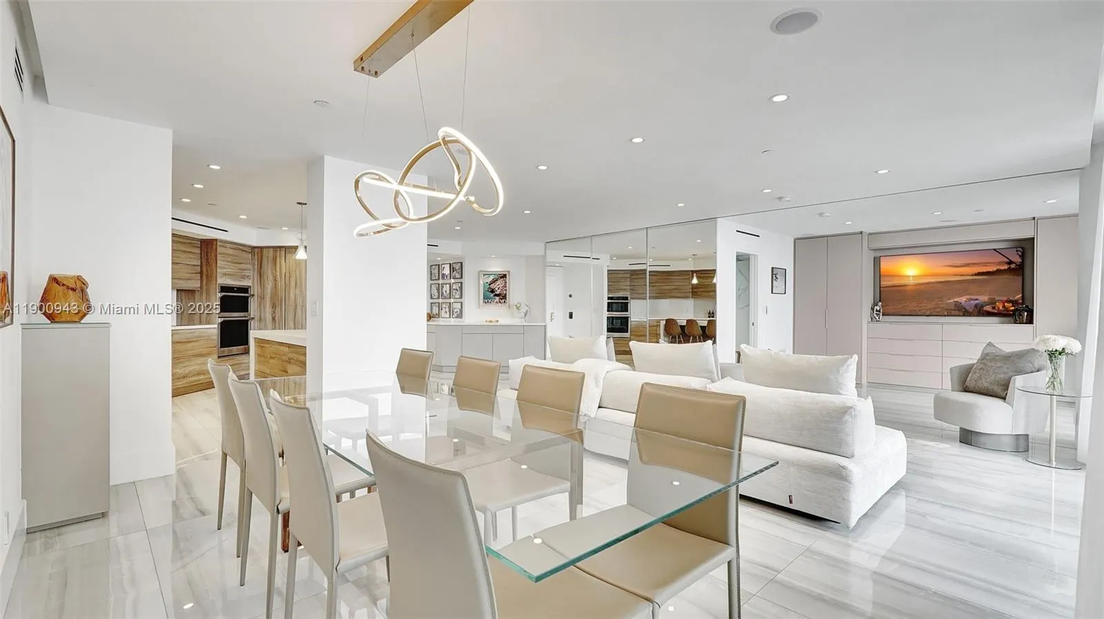 3000 Island Blvd, #905