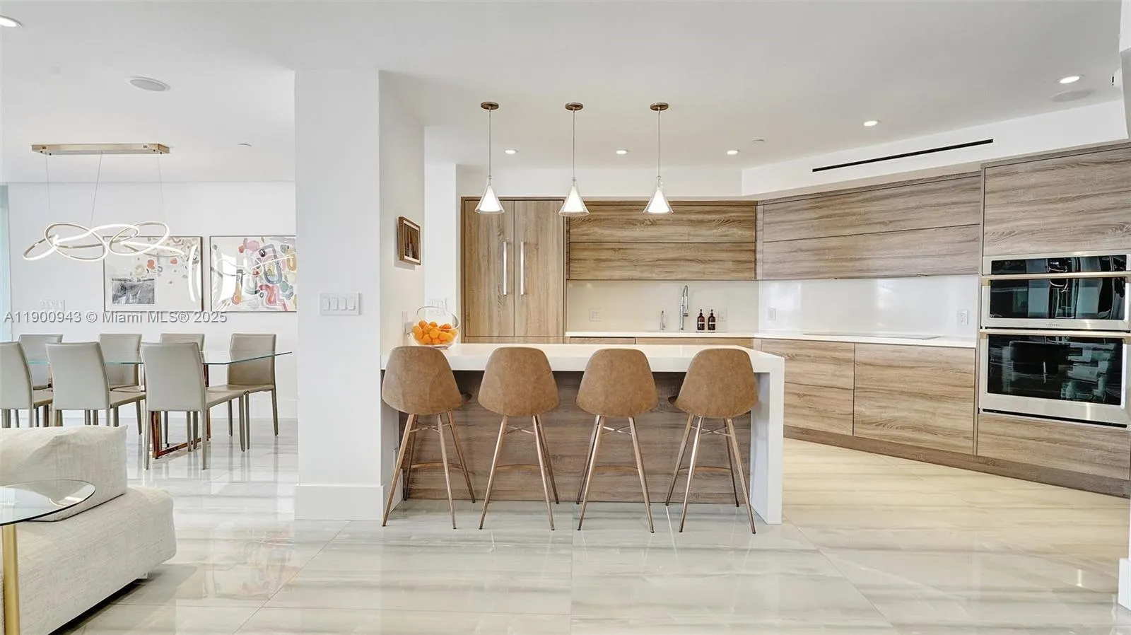 3000 Island Blvd, #905