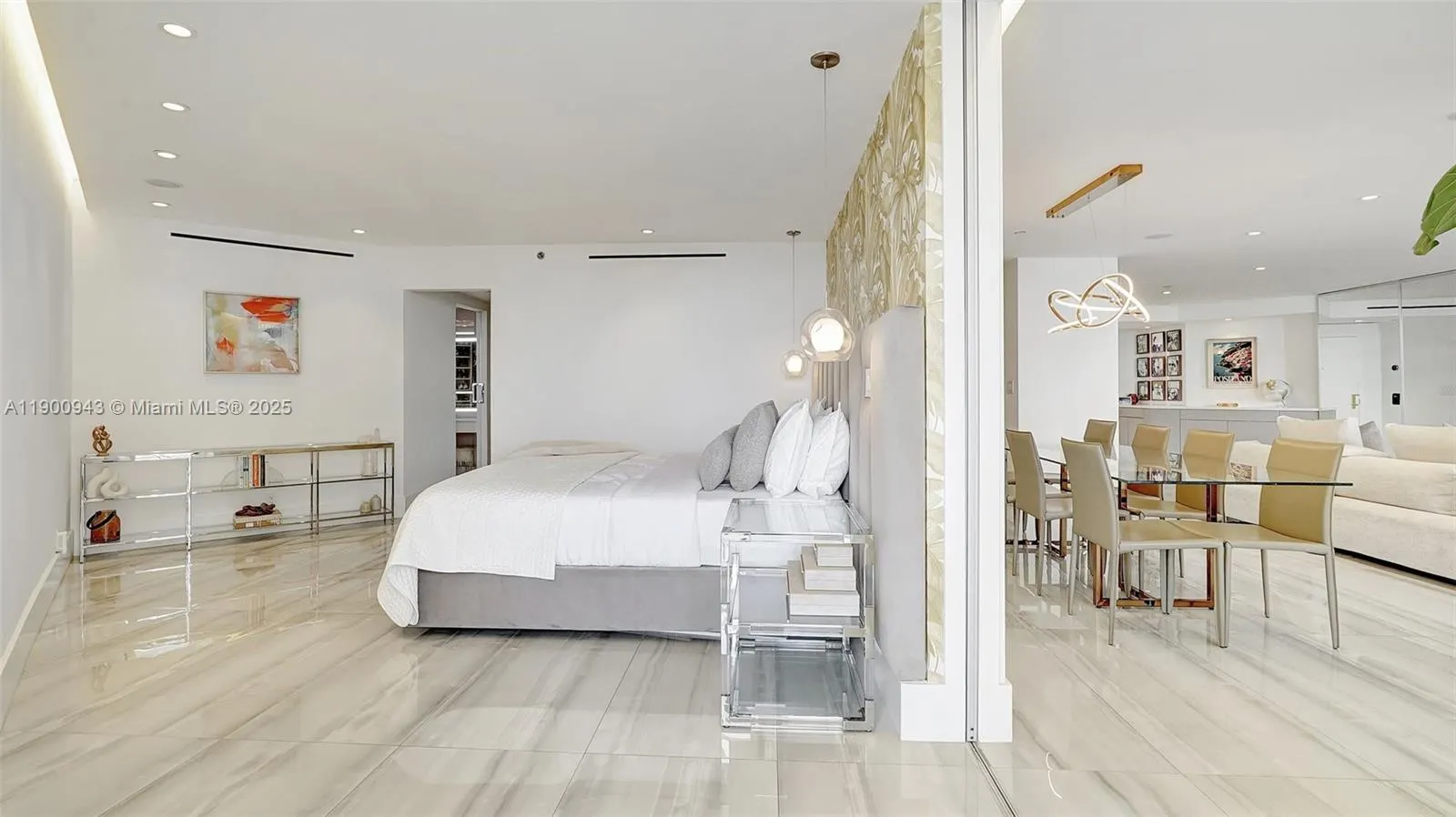 3000 Island Blvd, #905