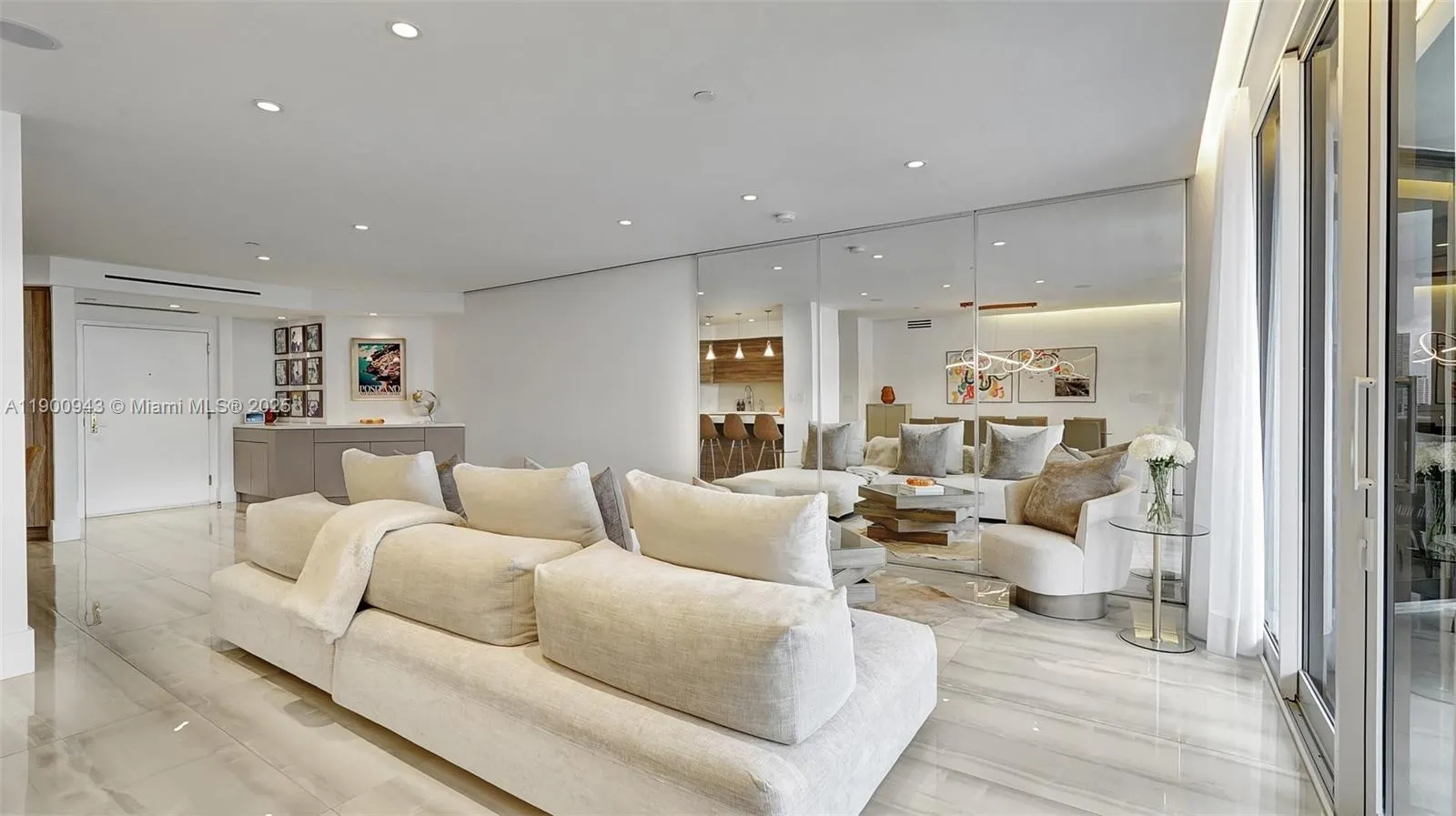 3000 Island Blvd, #905