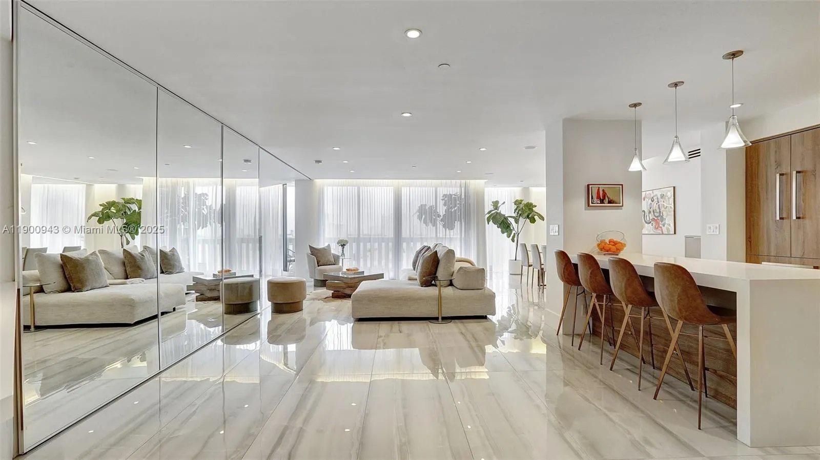 3000 Island Blvd, #905